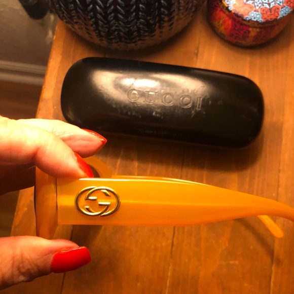Authentic Vintage Gucci Sunglasses GG2400 - Orange - Picture 10 of 12
